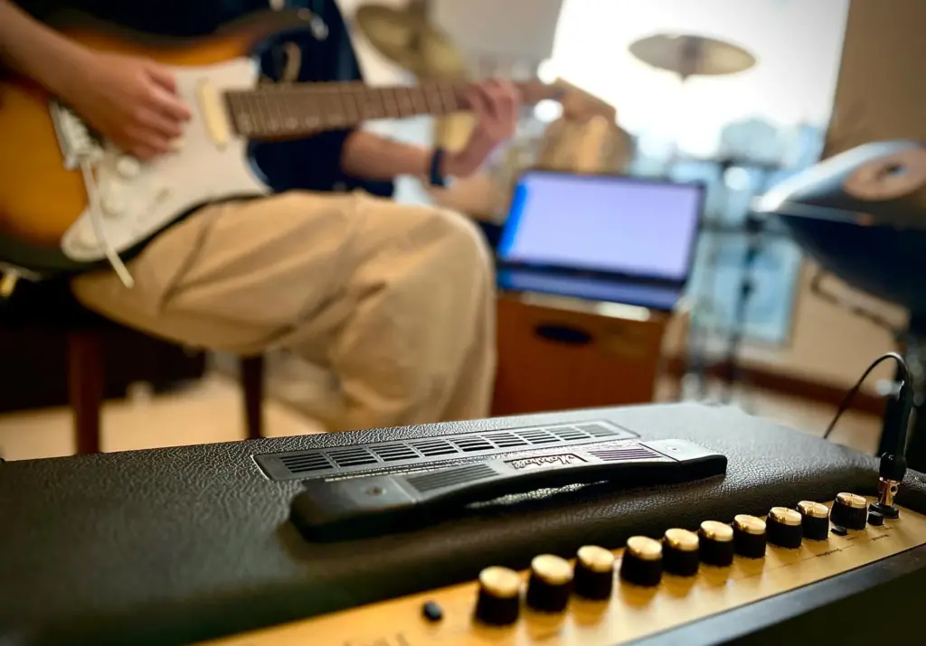 یادگیری تئوری موسیقی در آموزشگاه گیتار در تهران