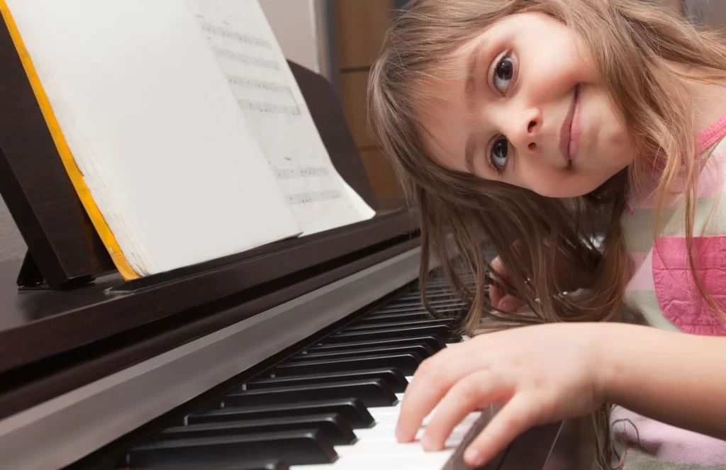مزایای پیانو برای کودکان